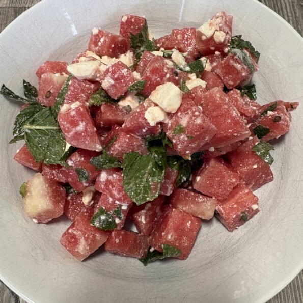 Wassermelone-Feta Salat mit Minze
